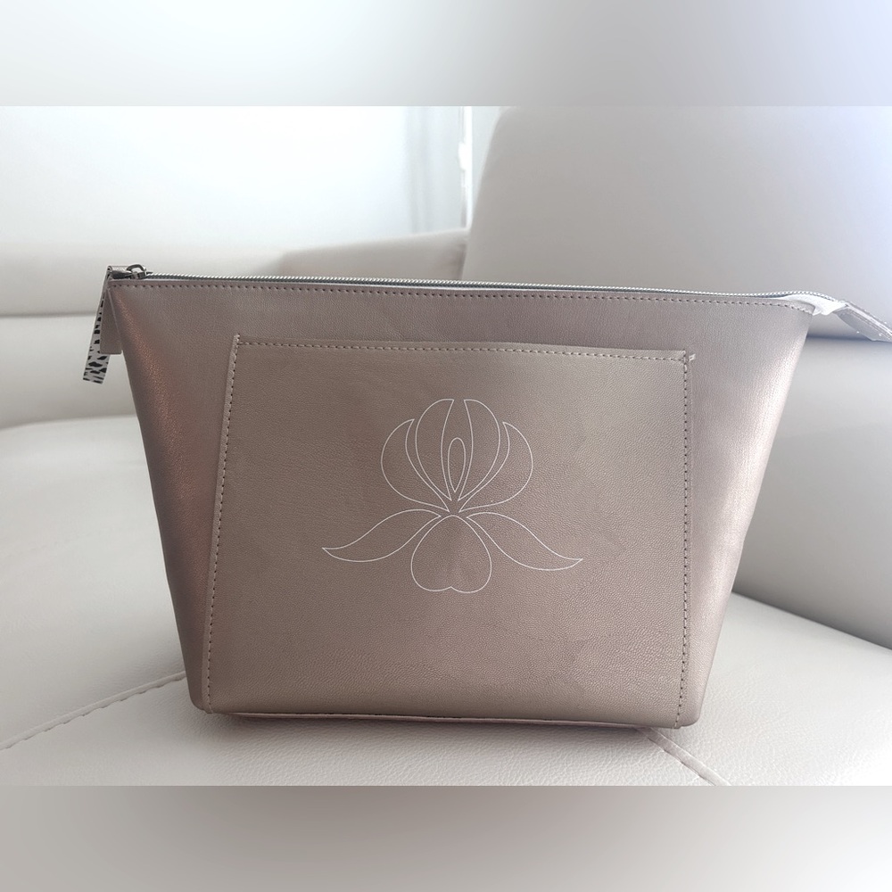 Brand New_Sisley_Gold Zip Vanity Bag_makeup bag_travel